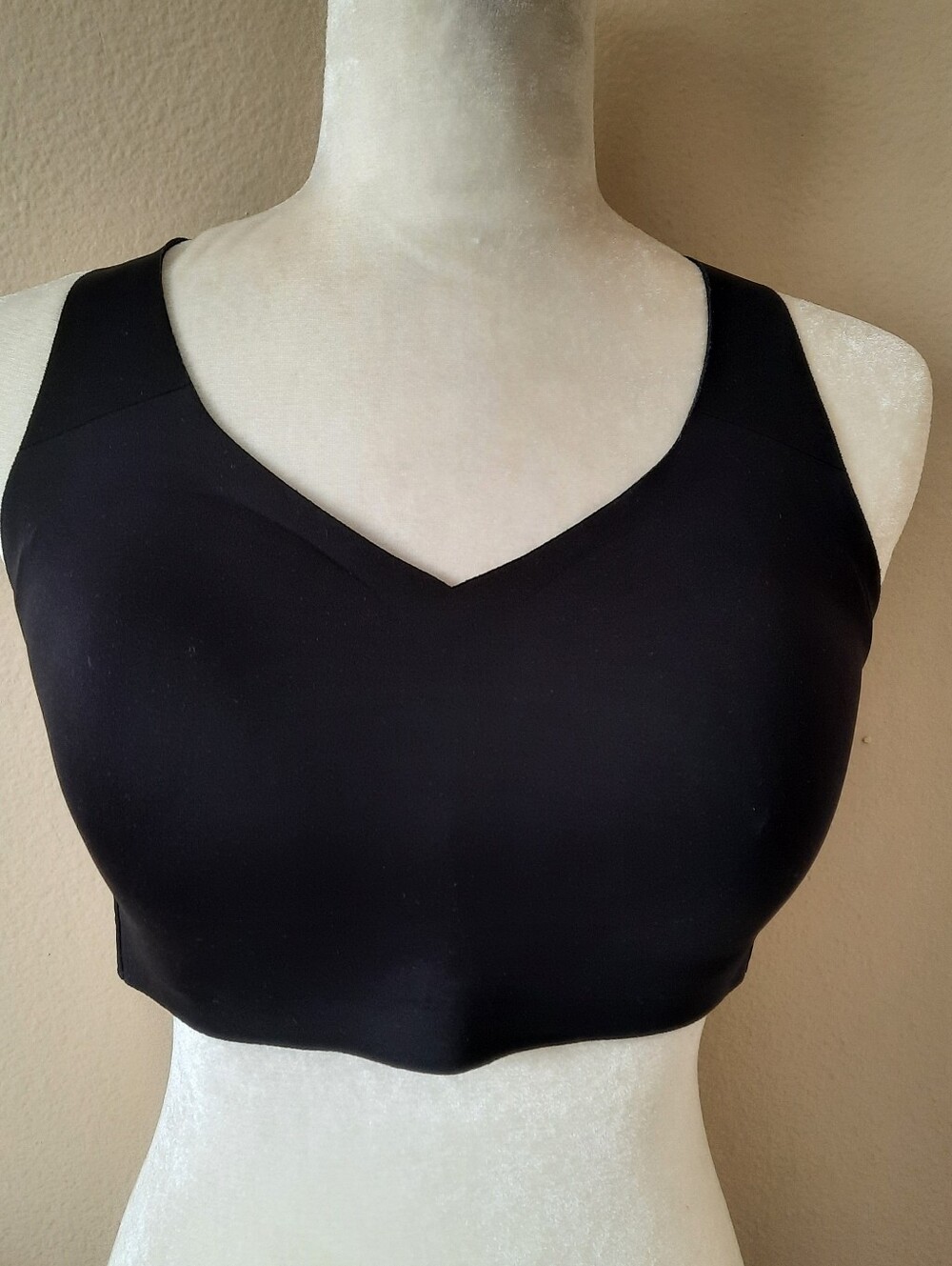 Lululemon Women's Enlite Cross Back High Support Padded Sport Bra Size 36D Black